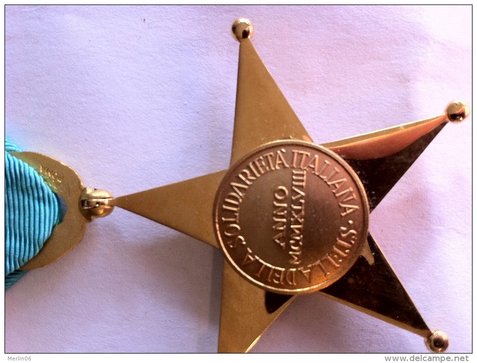 MEDAILLE DE LA SOLIDARITE ITALIENNE 1968 DANS SON ECRIN - Italie