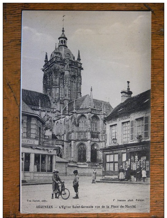 ARGENTAN (61) - L'église Saint-Germain Vue De La Place Du Marché - Argentan