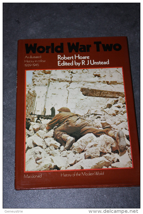 Beautiful Book 1973 "Word War Two" By R. Hoare In English WWII - Très Beau Livre Sur La Deuxième Guerre Mondiale WW2 - Guerre 1939-45