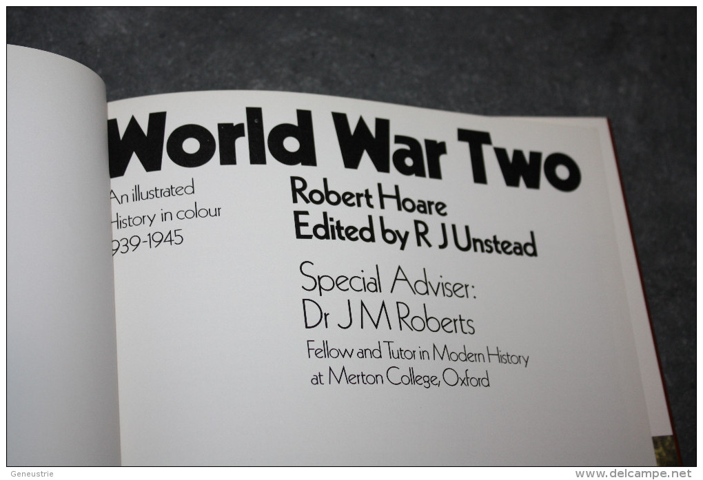 Beautiful Book 1973 "Word War Two" By R. Hoare In English WWII - Très Beau Livre Sur La Deuxième Guerre Mondiale WW2 - Guerre 1939-45