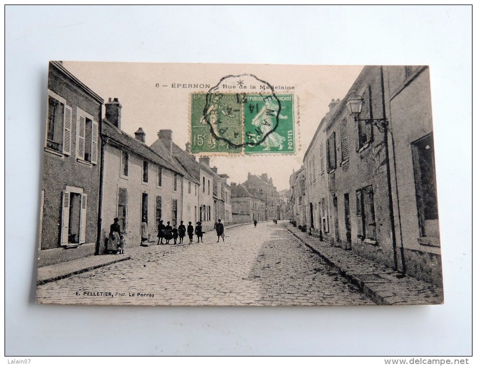 Carte Postale Ancienne : EPERNON : Rue De La Madelaine , Animé, En 1921 - Epernon
