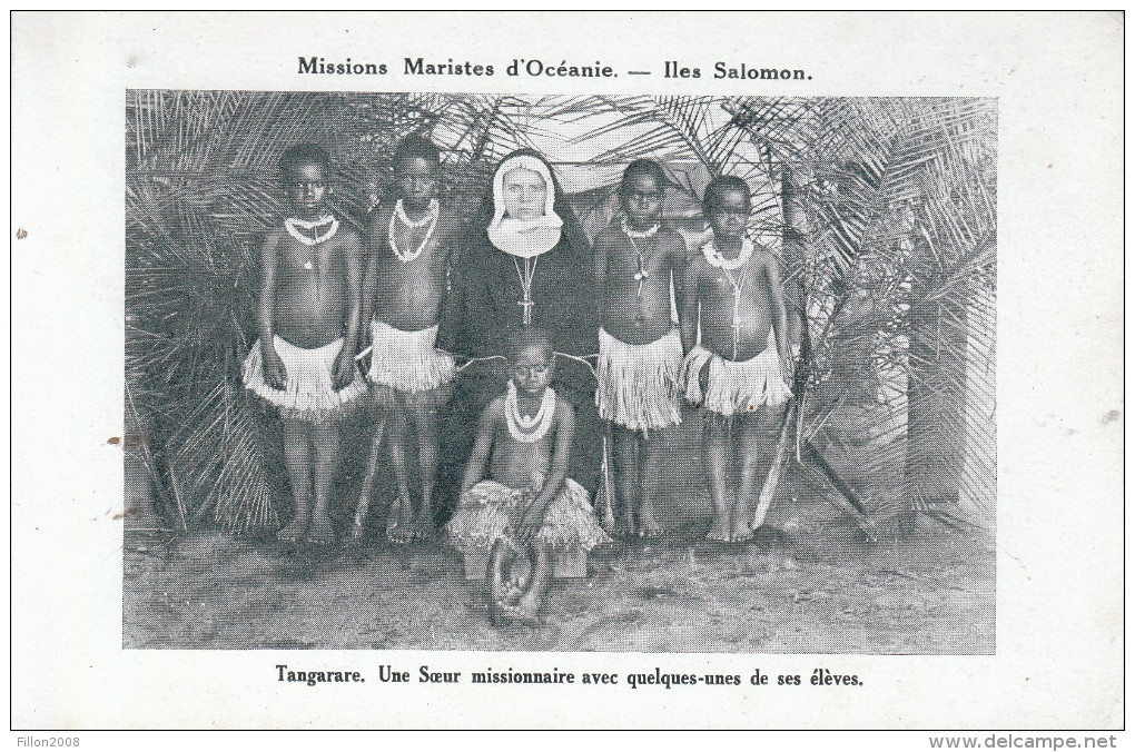 Iles Salomon - Tangaraer - Une Soeur Missionnaire Avec Quelques-unes De Ses élèves - Solomon Islands