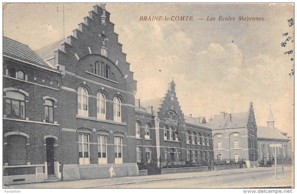 BELGIQUE.  BRAINE-LE-COMTE.  LES ECOLES MOYENNES.  GROS PLAN. - Braine-le-Comte