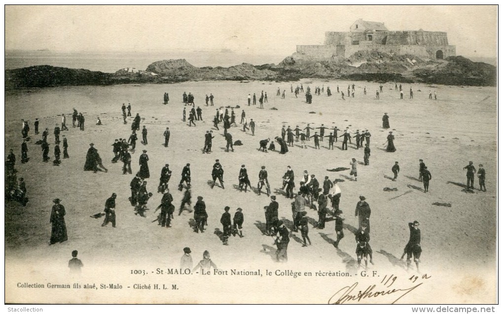 A VOIR ! ST SAINT MALO 1902 COLLEGE ECOLE RELIGIEUSE EN RECREATION FORT NATIONAL THEMES 35 ILE ET VILAINE CURES ENFANTS - Other & Unclassified