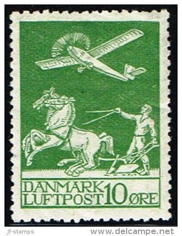 1925. Air Mail. 10 øre Green. Thin Spot. (Michel: 143) - JF158303 - Airmail