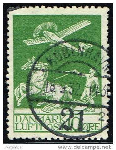 1925. Air Mail. 10 øre Green. KØBENHAVN 18.9.32. Thin Spot. (Michel: 143) - JF158306 - Poste Aérienne