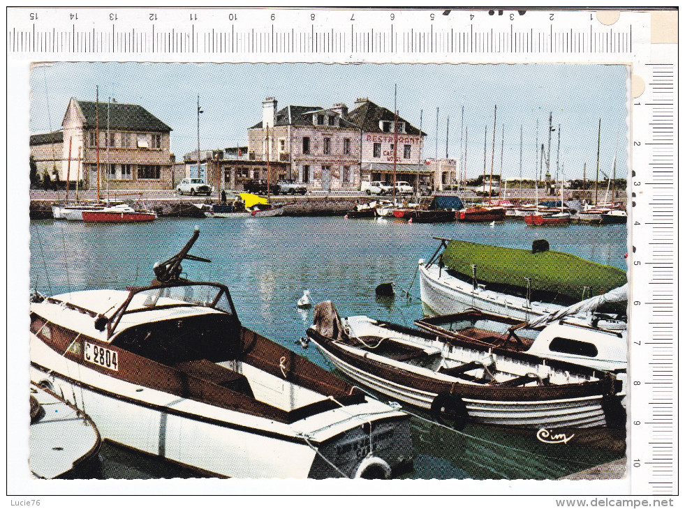 COURSEULLES  -  Le  Port    -  Voiliers   -  Yachts - Courseulles-sur-Mer