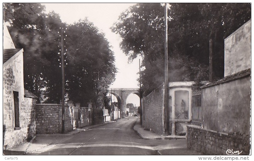 Maurecourt 78 - Rue De Paris - Vierge Et Viaduc - Combier - Cachet Maurecourt 1956 - Maurecourt