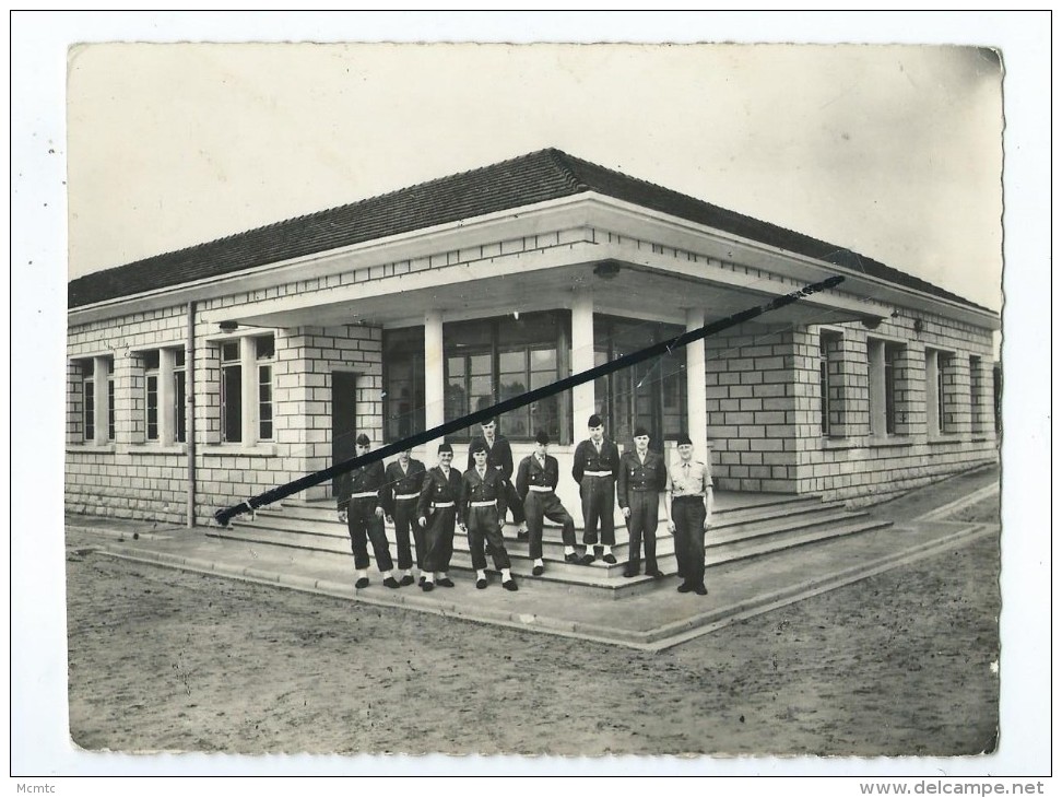 CM Qui A été Coupée -  7éme Régiment De Cuirassiers Noyon Le Poste De Garde - Noyon