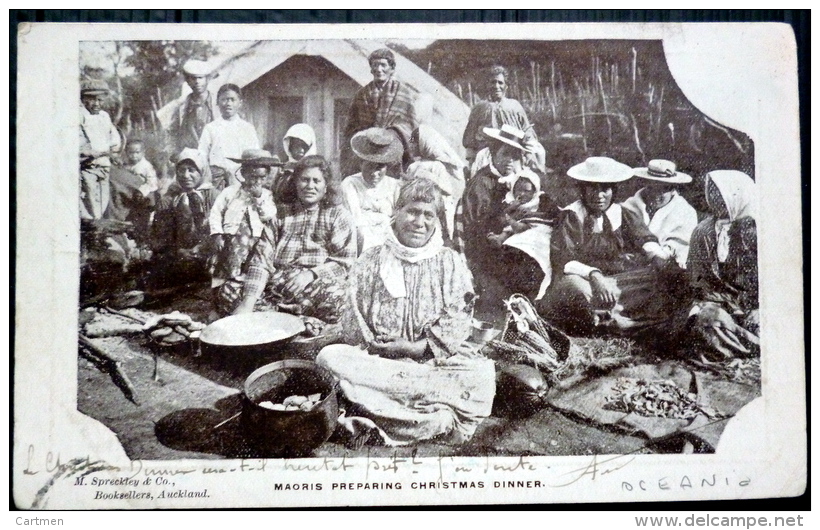 NOUVELLE ZELANDE MAORIS PREPARING CHRISTMAS DINNER  TIMBRE ENLEVE AU DOS NEW ZELAND AUCKLAND - New Zealand