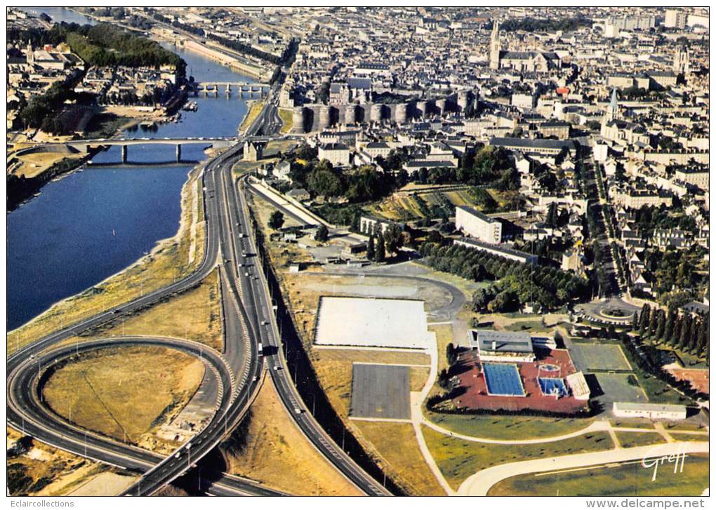 Angers  49 -    Carte Moderne  Vue Sur La Maine Le Château, La Piscine Et Voie Sur Berges  (voir Scan) - Angers