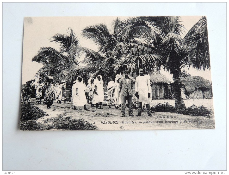 Carte Postale Ancienne : MAYOTTE : DZAOUDZI : Retour D' Un Mariage à Miriombene - Mayotte