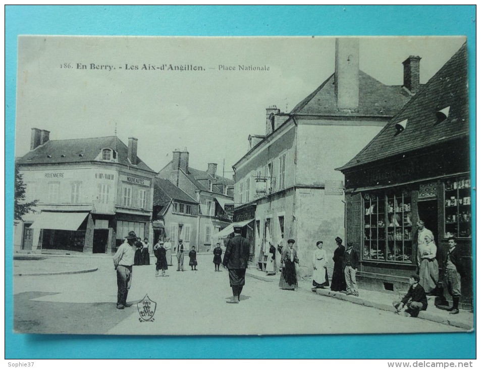 Les Aix-d´Angillon-Place Nationale - Les Aix-d'Angillon