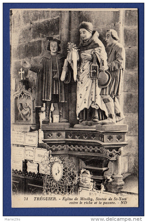 22 TREGUIER Eglise De Minihy, Statue De St-Yves Entre Le Riche Et Le Pauvre - Tréguier