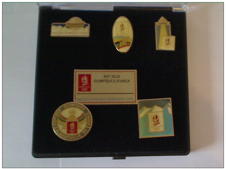 1 COFFRET DE 5 PIN´S + PLAQUETTE JEUX OLYMPIQUES ALBERTVILLE 1992 - Jeux Olympiques