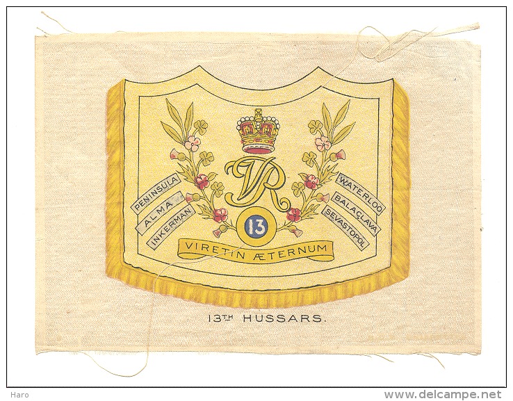 B.D.V. Cigarettes - Etendard Imprimé  Soie Ou Tissu Satiné ( 11 X 16 Cm)  - 13 Th HUSSARS - UK / GB - Autres & Non Classés