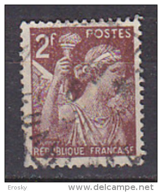 M0525 - FRANCE Yv N°653 - 1939-44 Iris