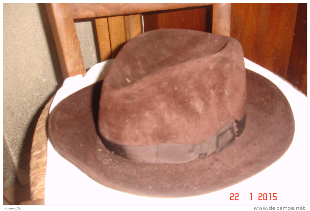 Chapeau Homme Années 60 .Marron .Julien Chapelier .T 55 - Accessoires