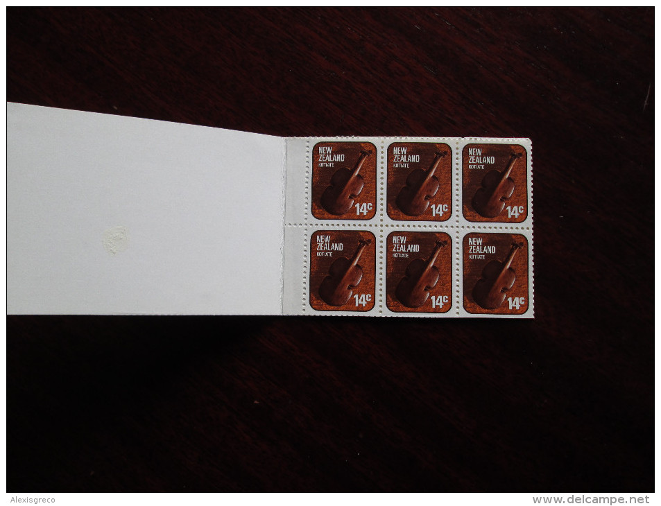 NEW ZEALAND 1980 FOLDED BOOKLET  $ 1.40  MINT NEVER HINGED And COMPLETE. - Booklets