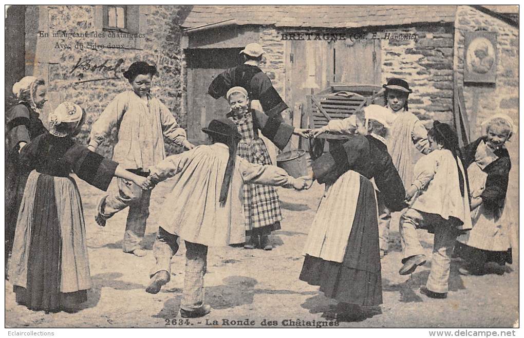 Bretagne    (22)   La Ronde Des Châtaignes. Enfants Dansant - Bretagne