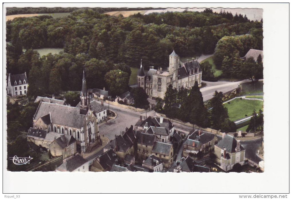 BEAUMONT La RONCE -L'église Et Le Château. Vue Aérienne - Beaumont-la-Ronce