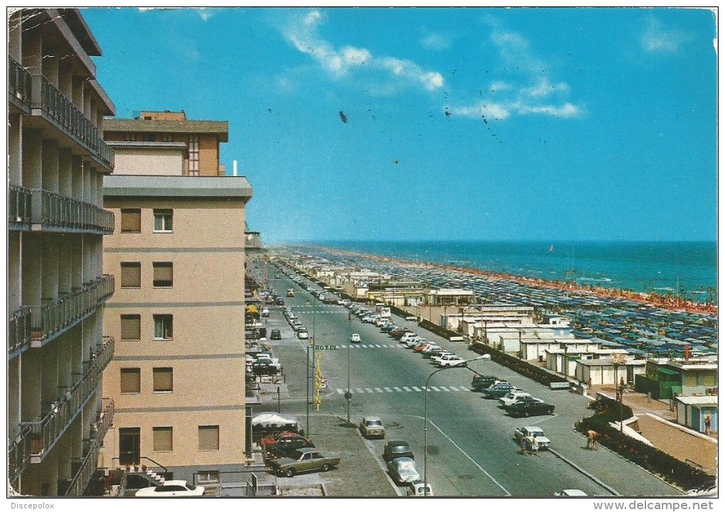 K2568 Miramare Di Rimini - Lungomare E Spiaggia - Auto Cars Voitures / Viaggiata 1974 - Rimini