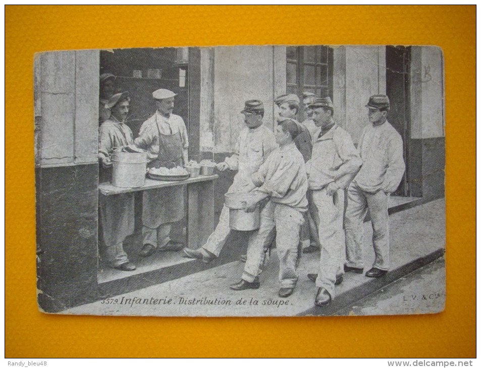 Cpa  Infanterie  -  Distribution De La Soupe  -   ( A La Cantine ) - Régiments