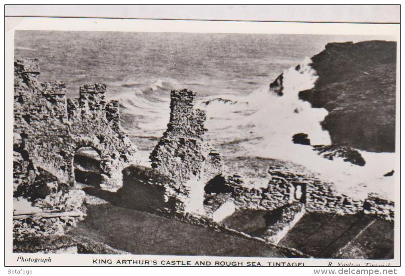 CPM PHOTO , TINTAGEL, KING ARTHUR S CASTLE  AND ROUGH SEA - Scilly Isles