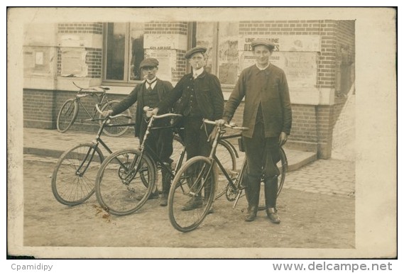 CYCLISME / VELO - TRES BELLE CARTE De 3 Hommes Avec Leurs Bicyclettes! - Cyclisme