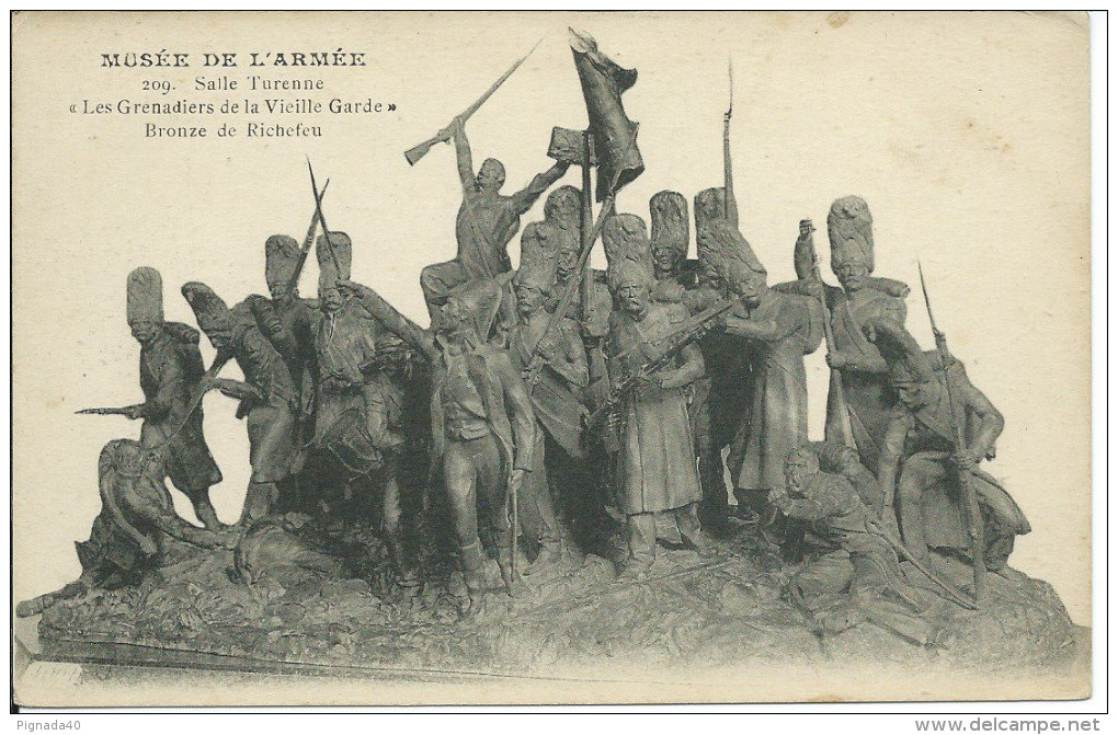Cp ,  MILITARIA  , Salle Turenne "Les Grenadiers De La Vieille Garde" , Bronze De Richelieu - Monumentos A Los Caídos
