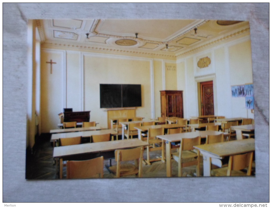 Austria - Berndorf Klassenzimmer Stil Louis XIV  - Volksschule Hauptschule Schule Kislingerplatz     D123601 - Berndorf