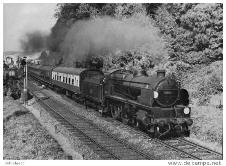 Warlingham Railway Station Class U 2-6-0 Lingfield Race Meeting - Eisenbahnverkehr