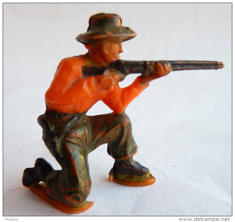 Figurine Guilbert COWBOY Tireur Fusil à Genoux ORANGE 2 60's Pas Starlux Clairet Cyrnos, - Militaires