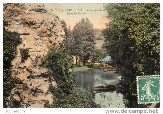 CPA PARIS - BUTTES CHAUMONT - ENTRE LES ROCHERS - Autres & Non Classés