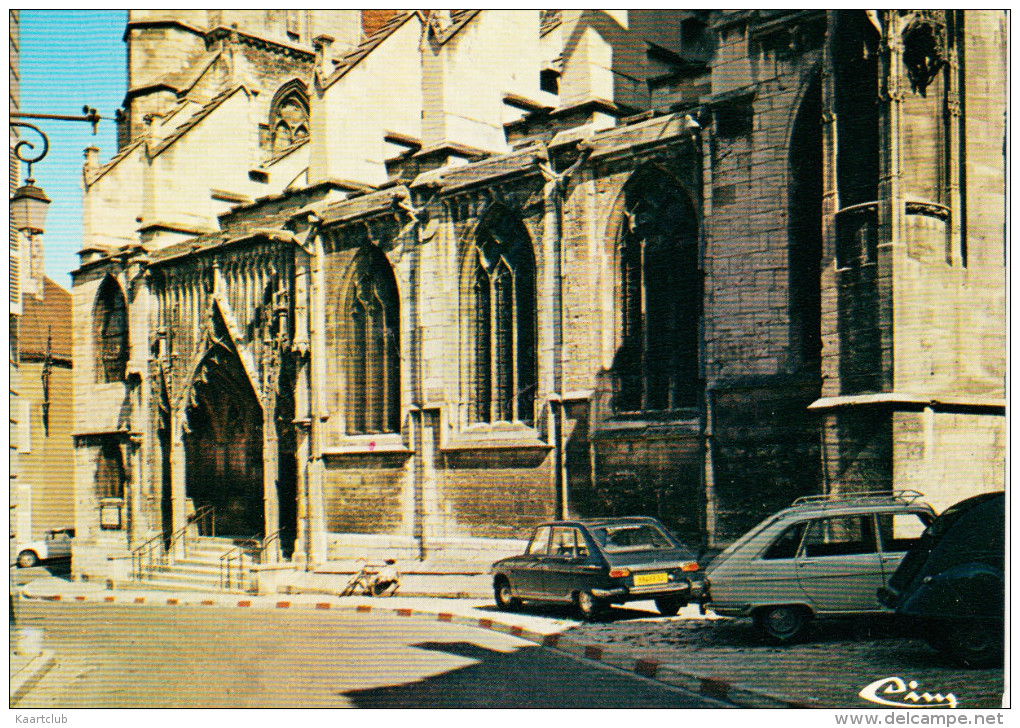 Chaumont: 2x RENAULT 16, CITROËN 2CV - Basilique St Jean  - (Hte-Marne, F) - Voitures De Tourisme