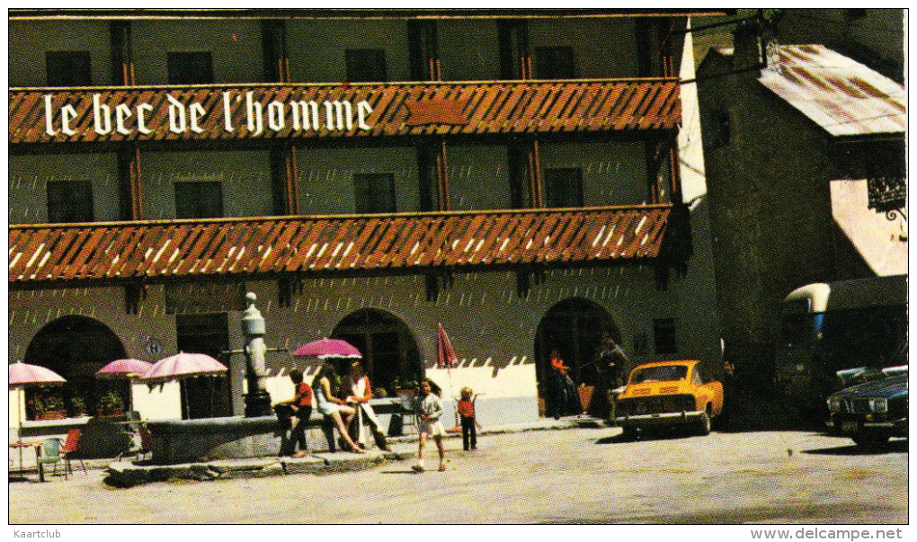 Villar D'Arene: PEUGEOT 404 & 204, FIAT 850 COUPÉ, RENAULT 4, SIMCA 1000 - Hotel 'Le Bec De L'Homme'-Col Du Lautaret (F) - Passenger Cars