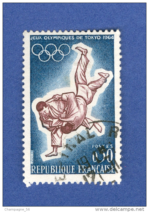 VARIETES FRANCE ANNEE 1964  N° 1428  JUDO DOS TIMBRE TACHE DE ROUILLE   OBLITERE 3 SCANNE - Gebraucht