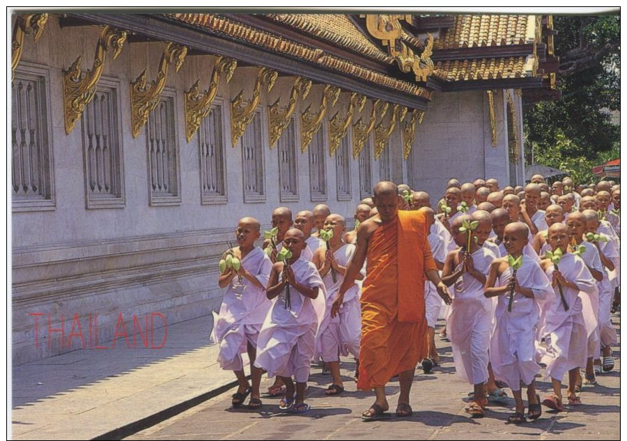 Art Media Postcard, A Procession Of Novices Clutching Lotus Buds, Around Chapel  Of Marble Temple Bangkok, 611 - Thailand