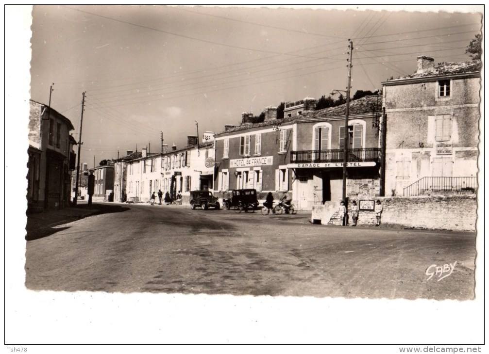 85-----CHAILLE LES MARAIS---l'hôtel De France Et Route De Nantes--voir 2 Scans - Chaille Les Marais