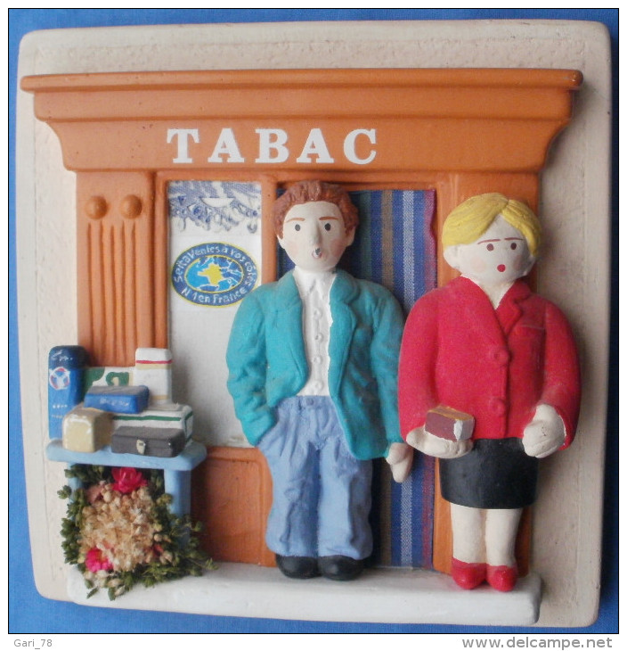 Mini Vitrine Ou Devanture En Platre,  Magasin De Tabac - Autres & Non Classés