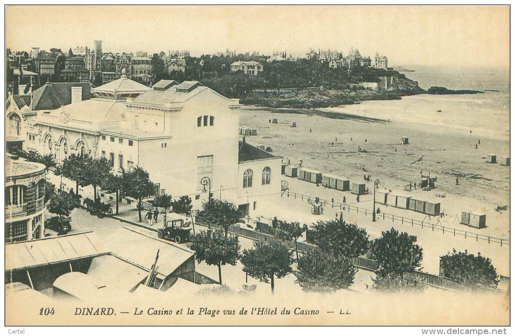 35 - DINARD - Le Casino Et La Plage Vus De L'Hôtel Du Casino - Dinard