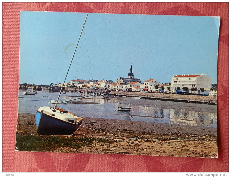 Cpm Saint GILLES Sur VIE , 1059 , Le Port , Au Fond , Le Pont Du Havre De Vie (1.835) - Saint Gilles Croix De Vie