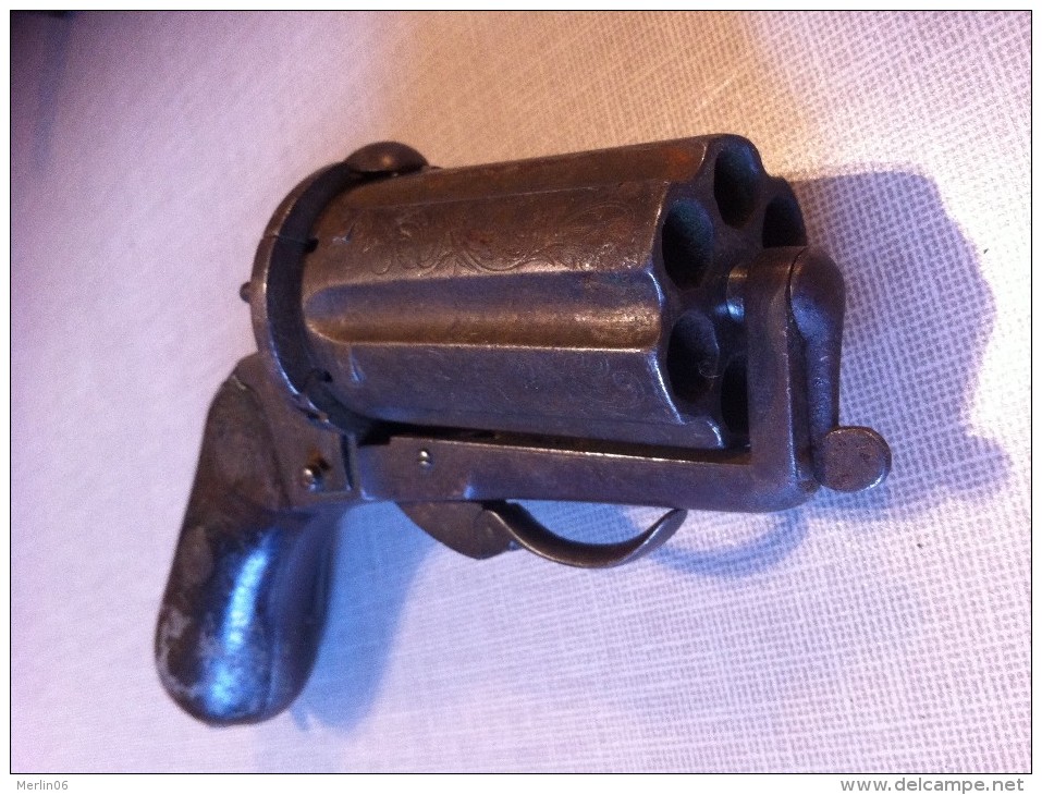 Revolver Poivrière à Broche Type Deprez, Six Coups, Calibre 9 Mm,  Vers 1860/1870 - Armes Neutralisées