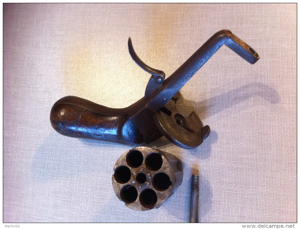Revolver Poivrière à Broche Type Deprez, Six Coups, Calibre 9 Mm,  Vers 1860/1870 - Armes Neutralisées