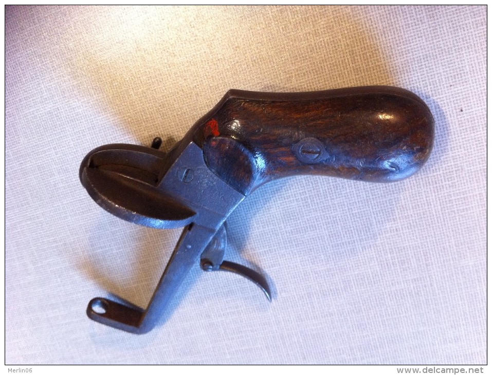 Revolver Poivrière à broche type Deprez, six coups, calibre 9 mm,  vers 1860/1870