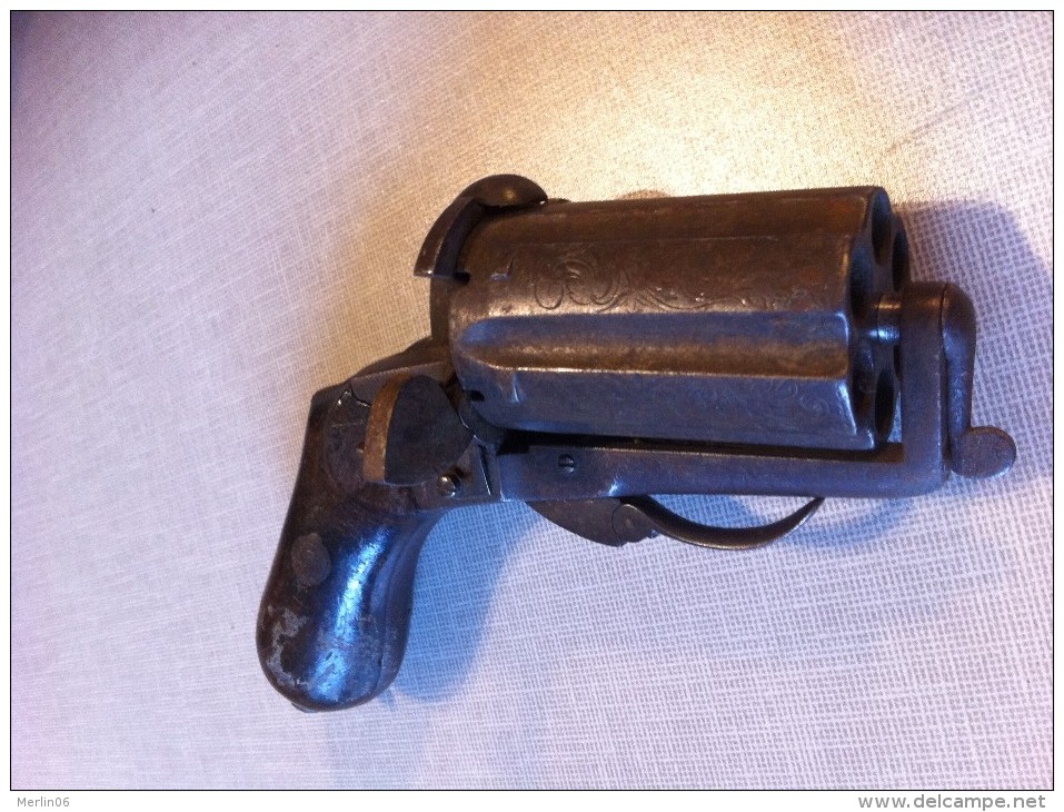 Revolver Poivrière à broche type Deprez, six coups, calibre 9 mm,  vers 1860/1870