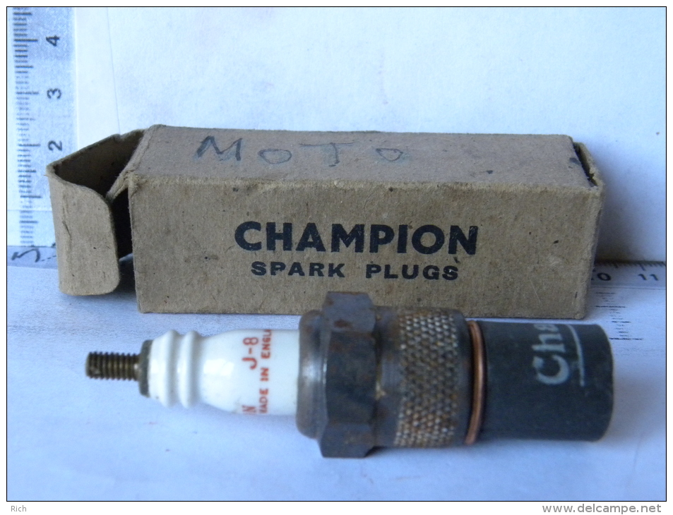 Bougie CHAMPION Spark Plugs J8 - - Autres & Non Classés