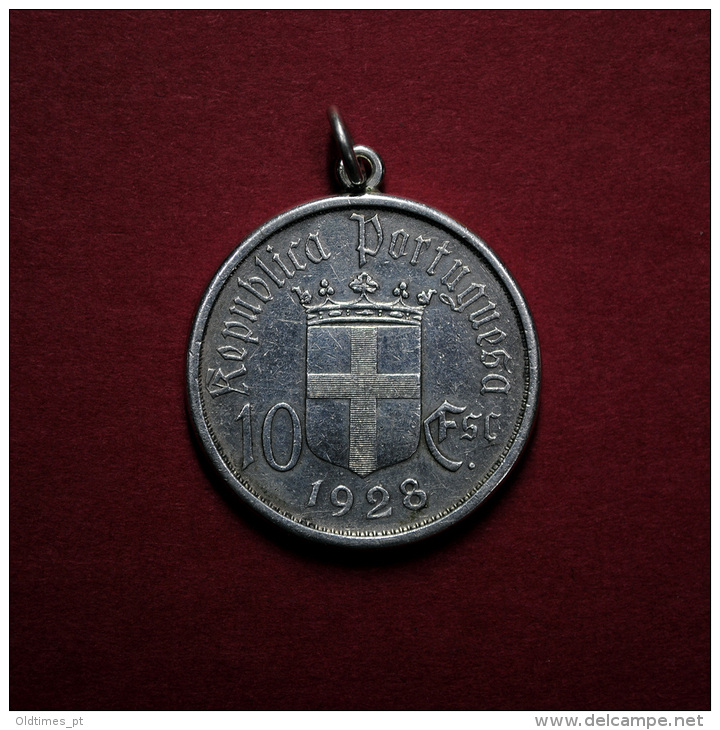 PORTUGAL - PENDENTE EM PRATA - MOEDA DE 10 ESCUDOS - COMEMORAÇAO DA BATALHA DE OURIQUE - 1928 OLD SILVER PENDANT - Pendants