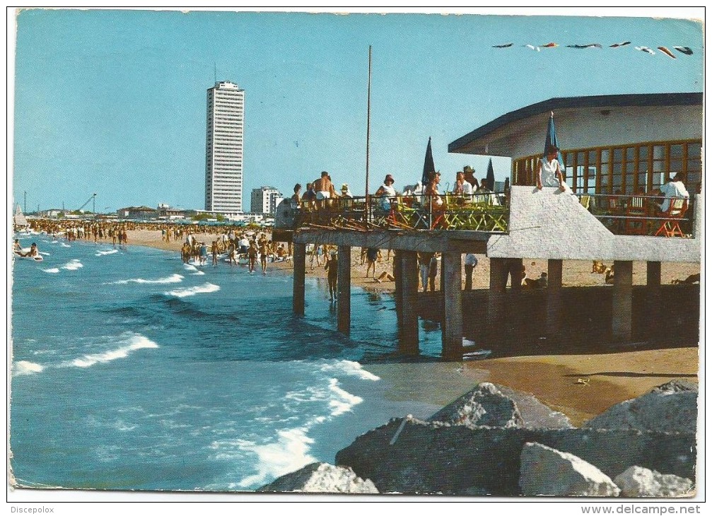 K2699 Cesenatico (Forlì Cesena) - Veduta Dalla Spiaggia - Il Grattacielo / Viaggiata 1964 - Autres & Non Classés