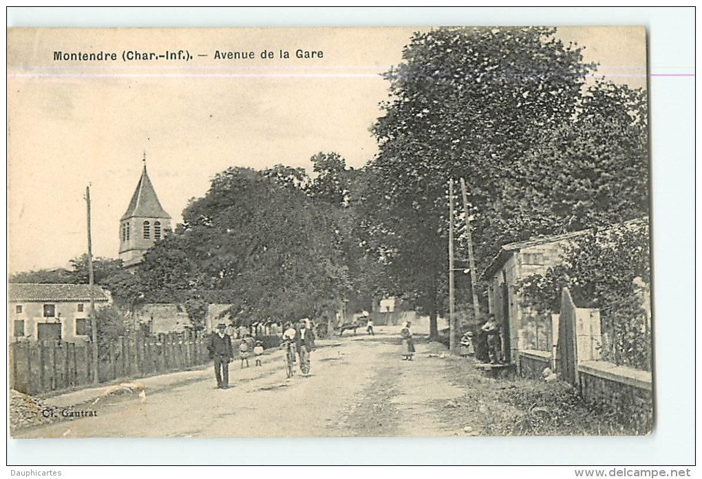 MONTENDRE : Avenue De La Gare Animée - TBE - Edit. Gautrat - 2 Scans - Montendre
